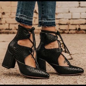 Freebirds Joyce size 7